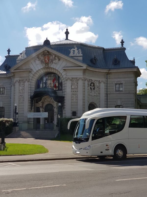 Scania Irizar PB autóbusz közvetítése